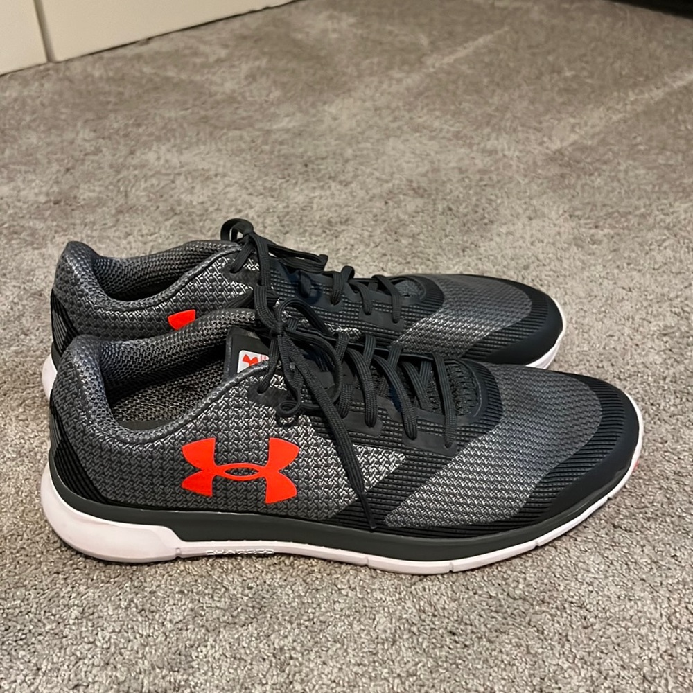 Under Armour men’s tennis shoes